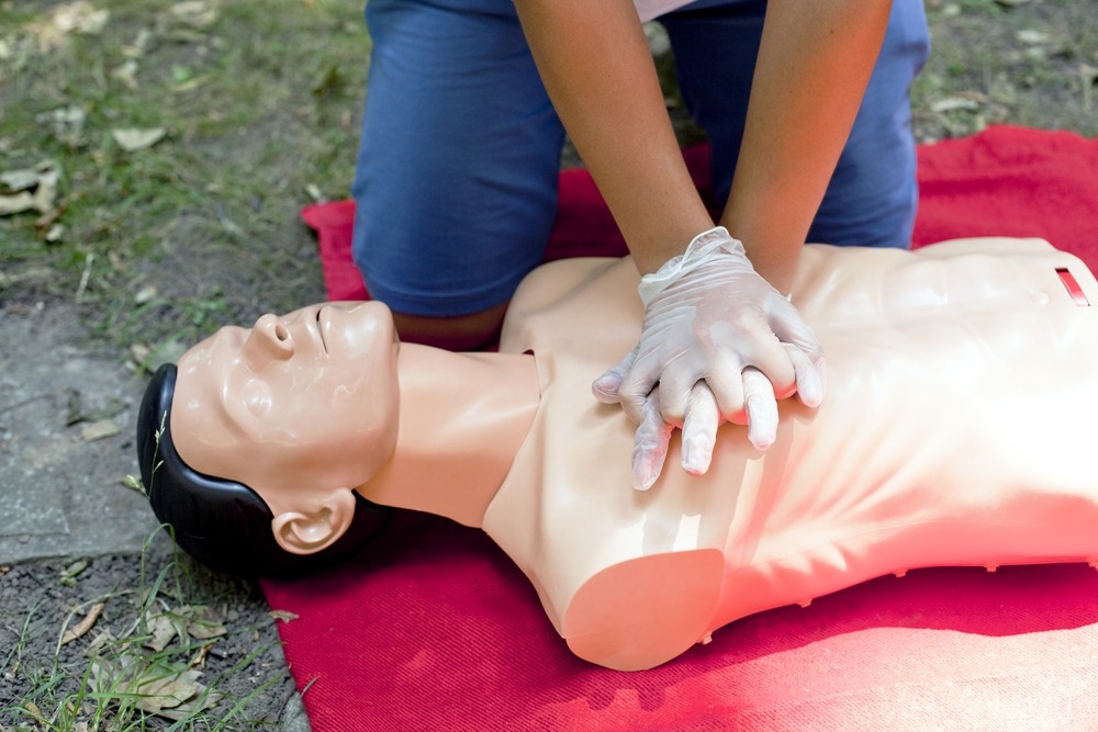Massage cardiaque : les gestes à accomplir