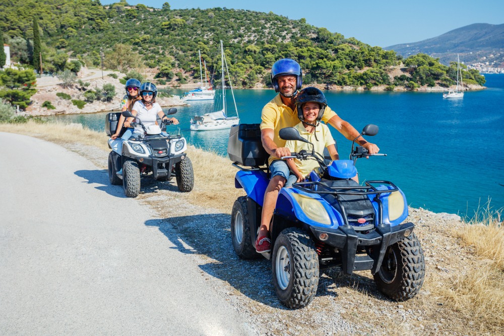 Transporter des enfants à moto - Europ Assistance