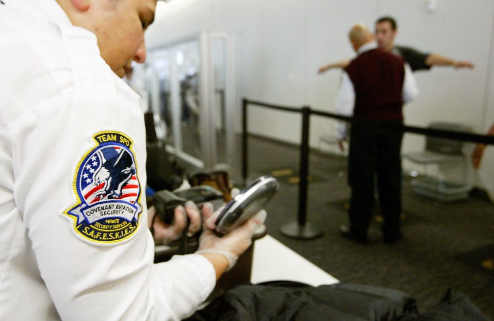 Le contrôle des appareils électroniques dans les aéroports