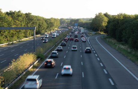 De verkeersdruktekalender van de zomer 2025