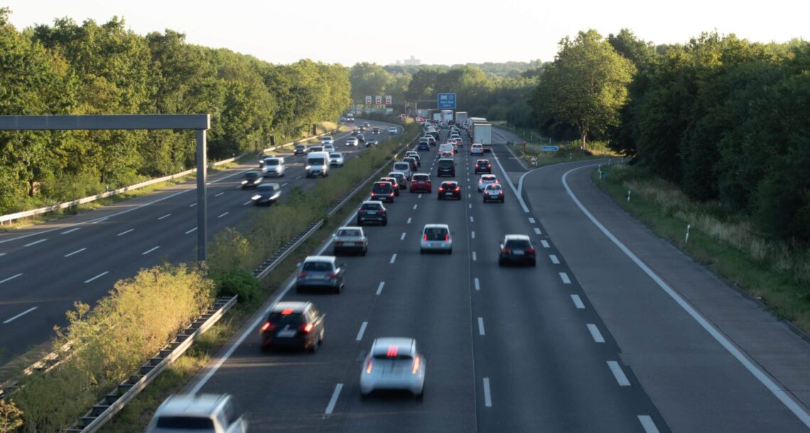 De verkeersdruktekalender van de zomer 2025