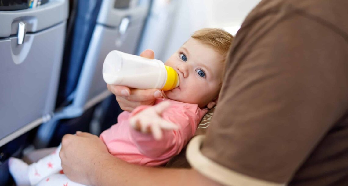 Voyager en avion avec un bébé ou jeune enfant